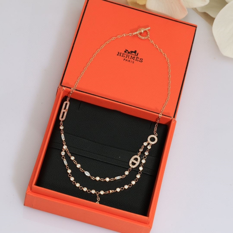 H**me5 necklaces